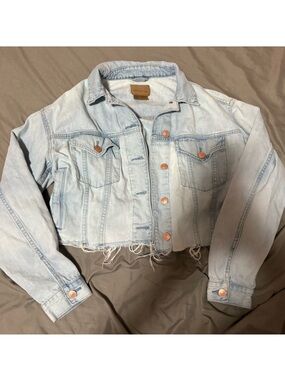 American Eagle Outfitters Light Blue Denim Jacket size small